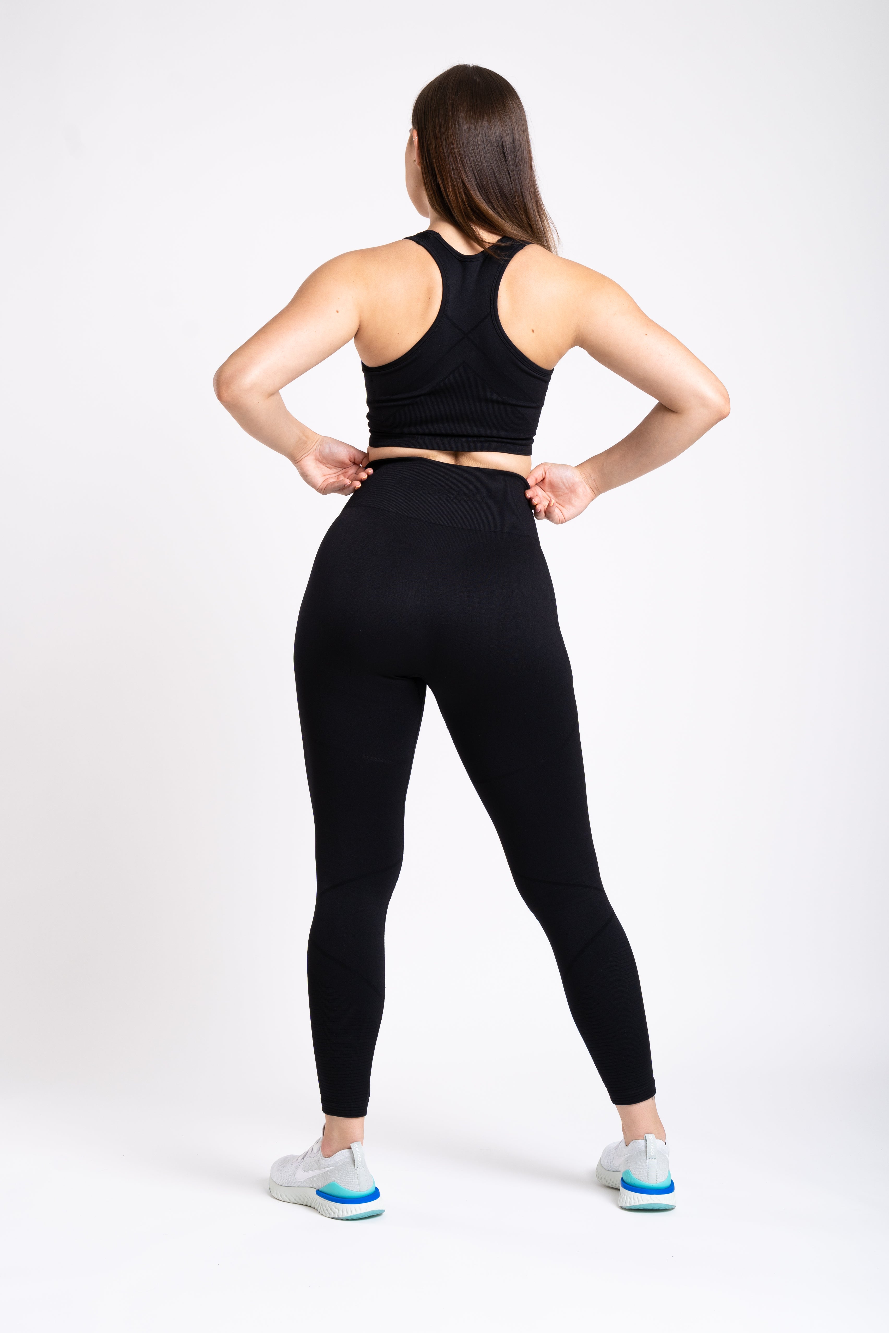 Evolve Seamless Sports Bra - Pitch Black