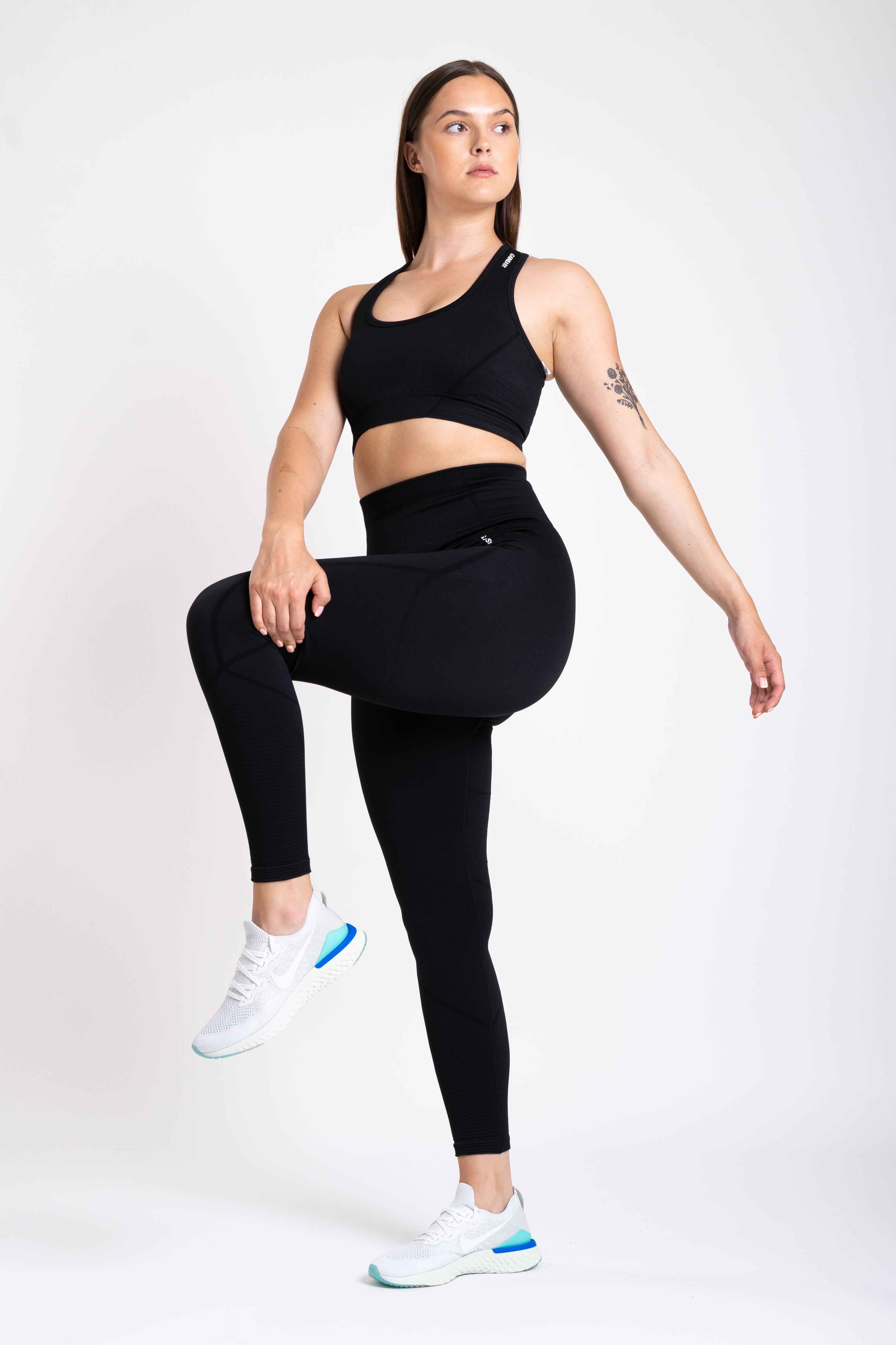 Evolve Seamless Sports Bra - Pitch Black